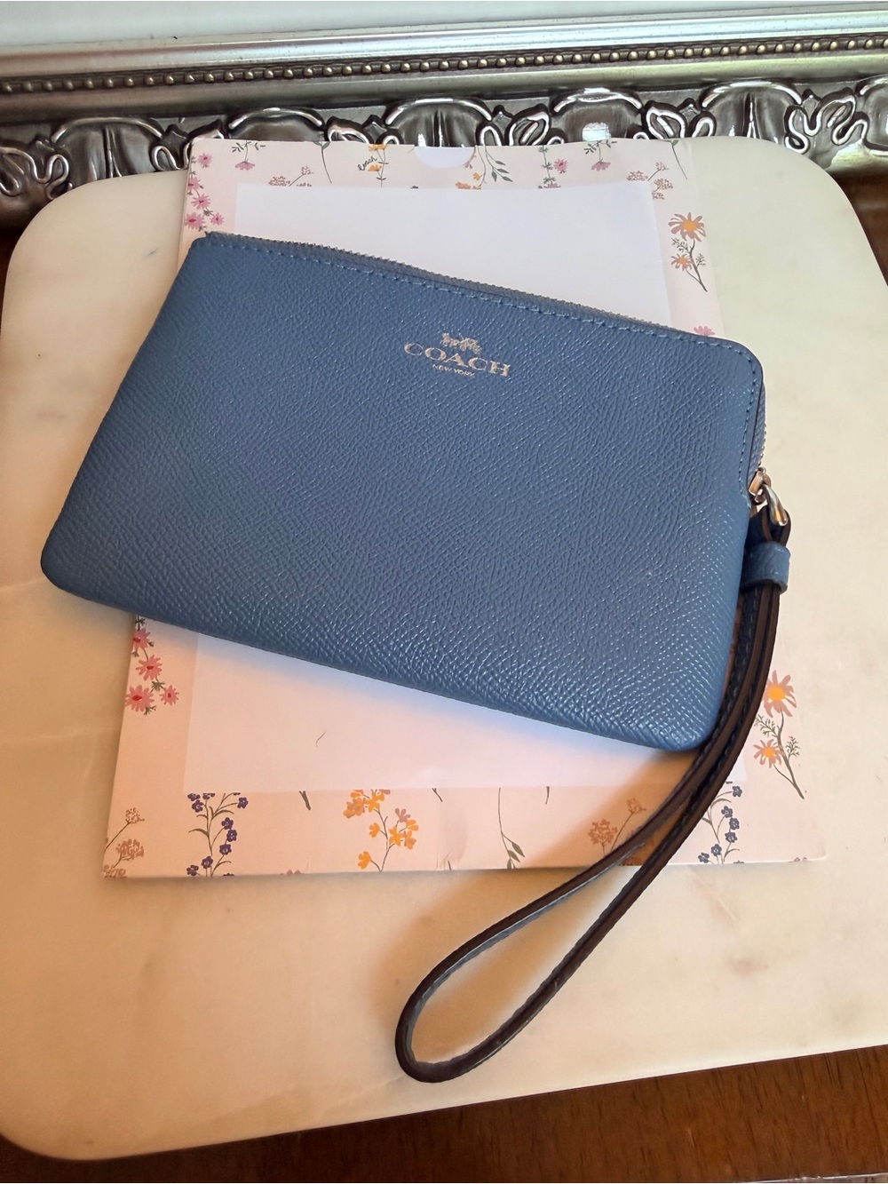 Coach Light Blue Crossgrain Leather Corner Zip Wristlet Silver Horse & Carriage - Picture 11 of 12